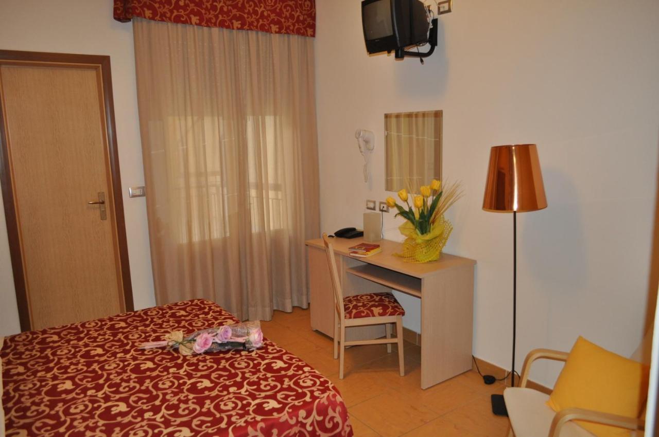 Hotel Mimosa Bellaria-Igea Marina Bilik gambar